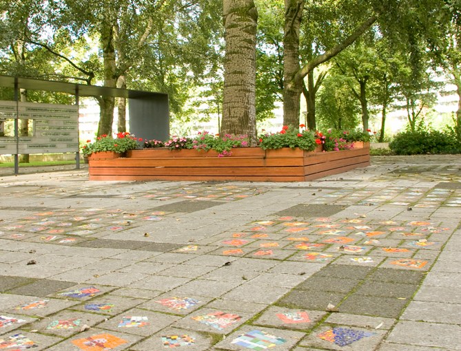 Picking a topic to write about, and the&nbsp;Bijlmermonument