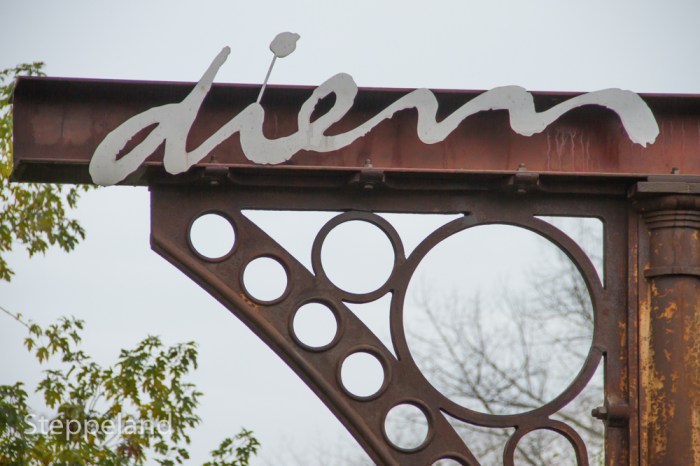 Detail of the Parisian arches, donated by the Amsterdam artist Peter Diem
