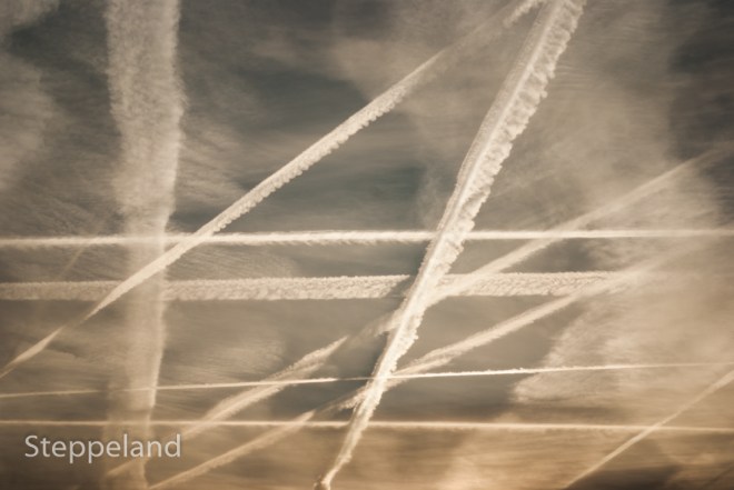 Airlines crossing point above our heads 